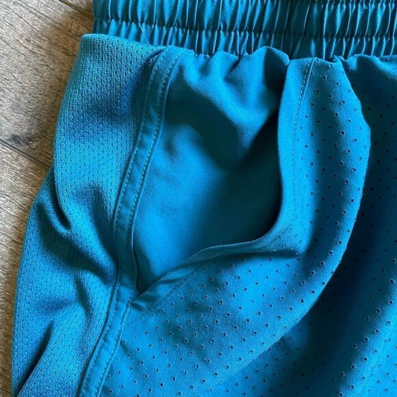 Under Armour, Teal, Lightweight Active Shorts, w/ Built-In Mesh Lining. Size XL. - Picture 3 of 10